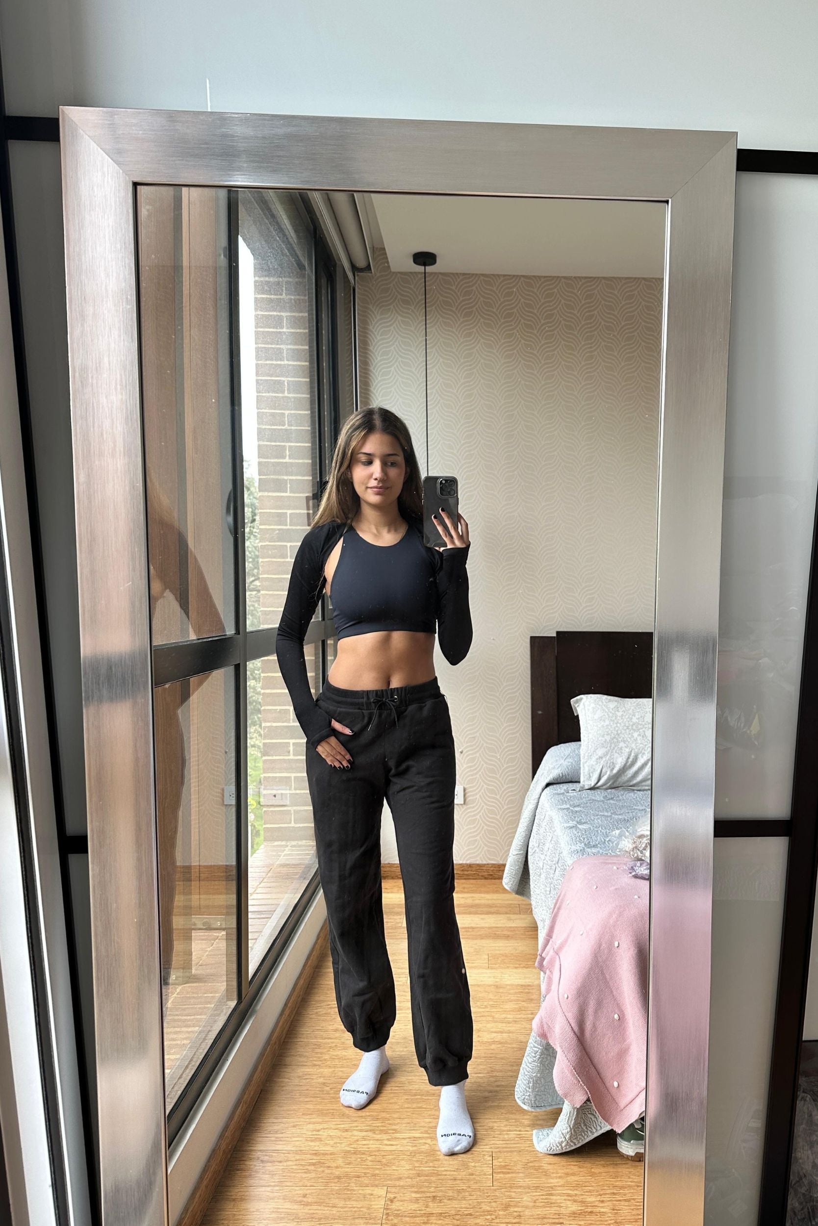 Sample jogger negro S look 19