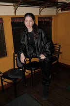 Pantalón jogger Acero tipo cuero