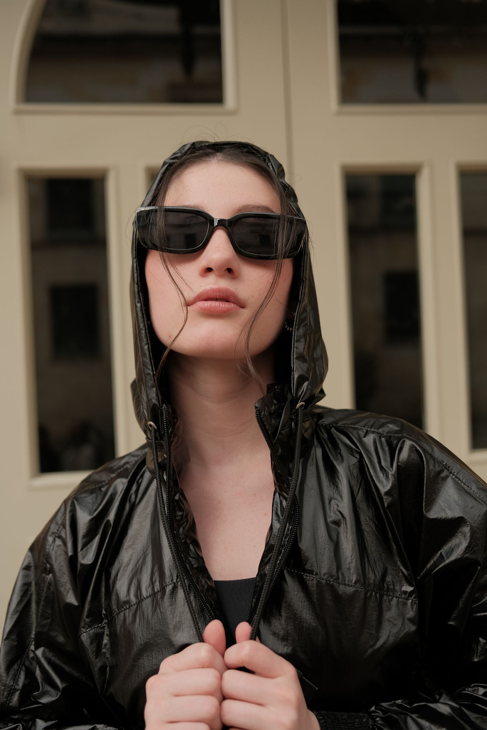 Chaqueta troya negra metalizada