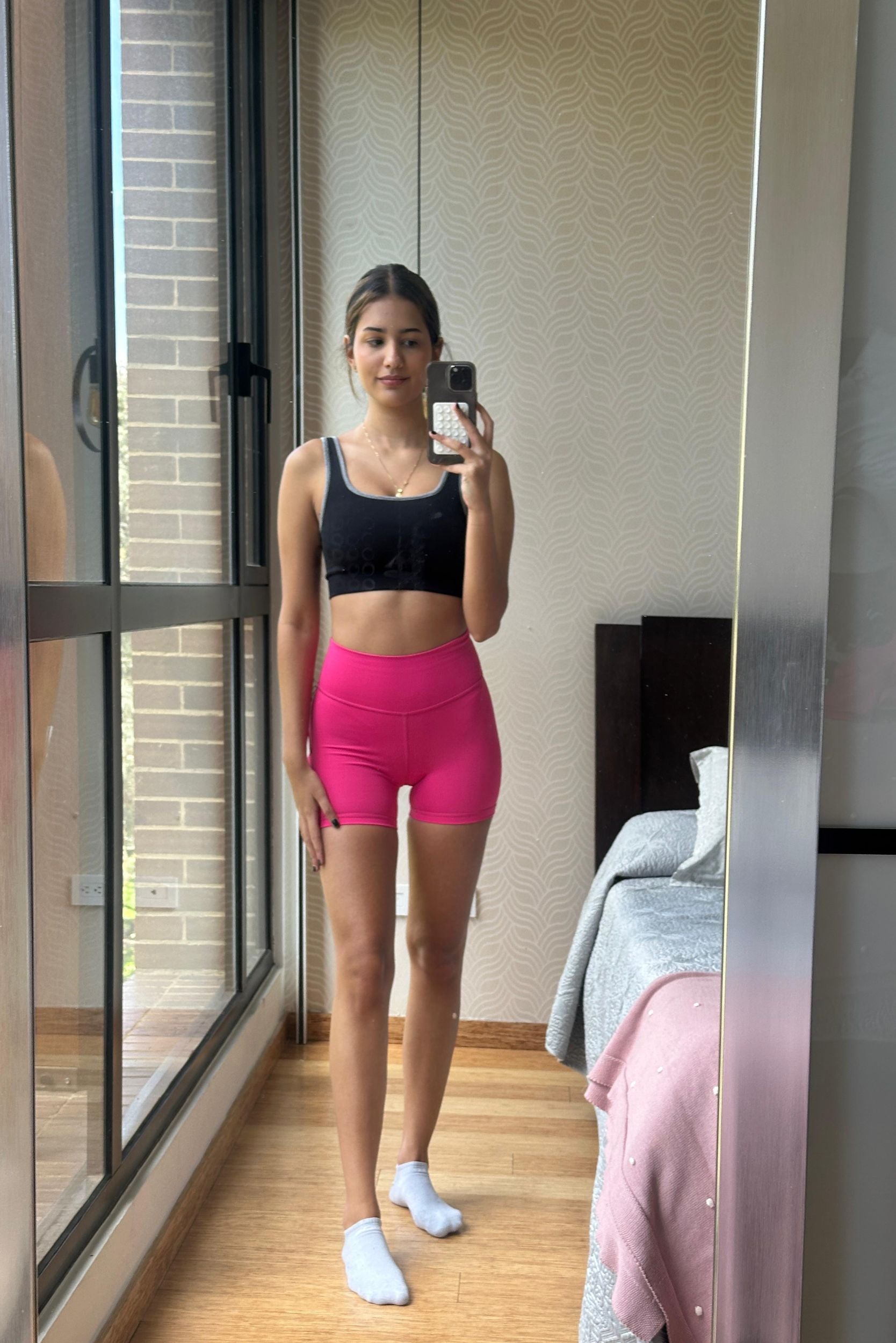 Sample short fucsia XS look 40