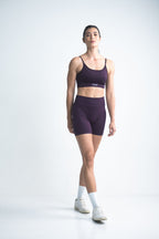 crop top deportivo para mujer de tela seamless en color morado