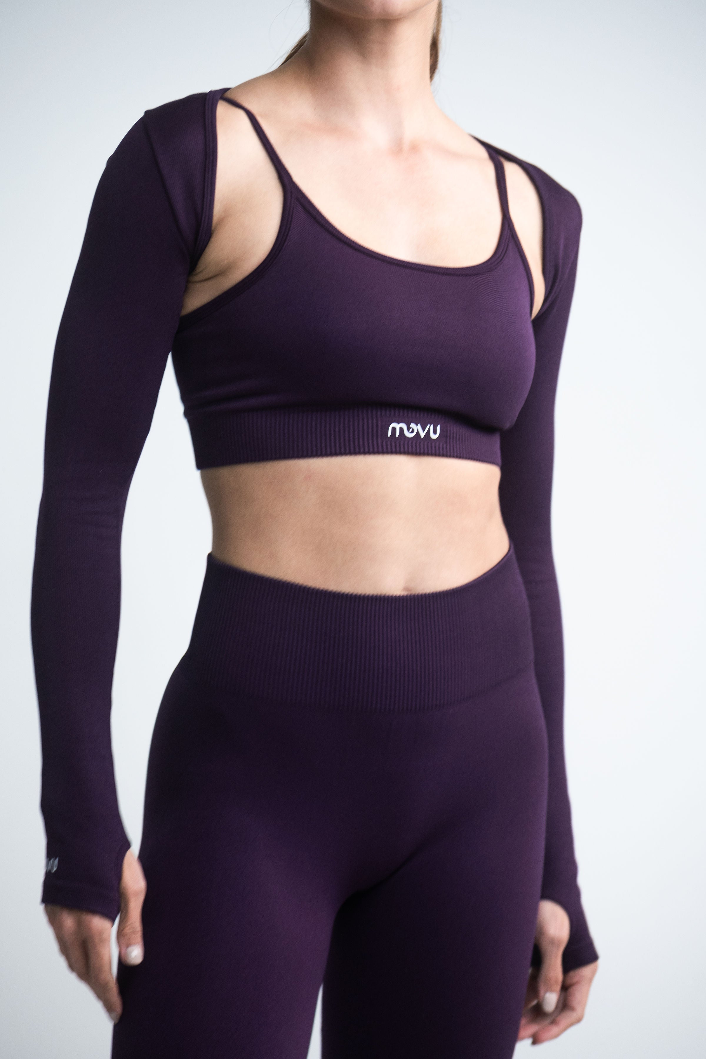 crop top deportivo para mujer de tela seamless en color morado
