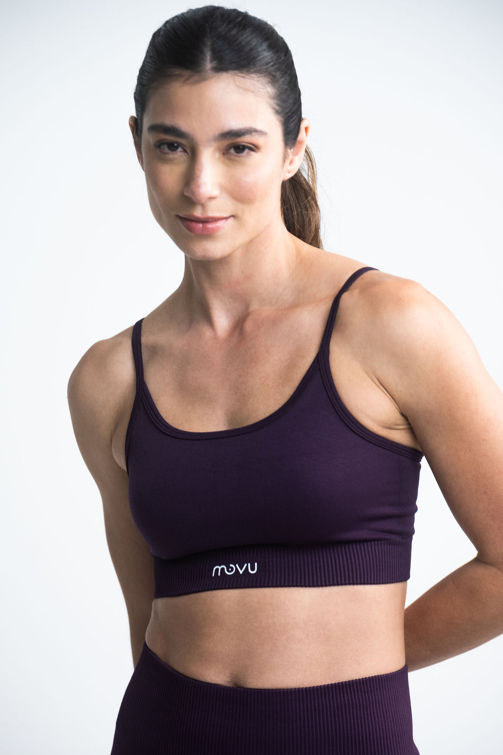 crop top deportivo sin mangas para mujer de tela seamless en color morado