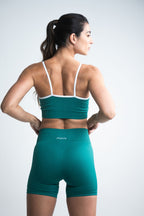 crop top deportivo para mujer de tela seamless en color verde