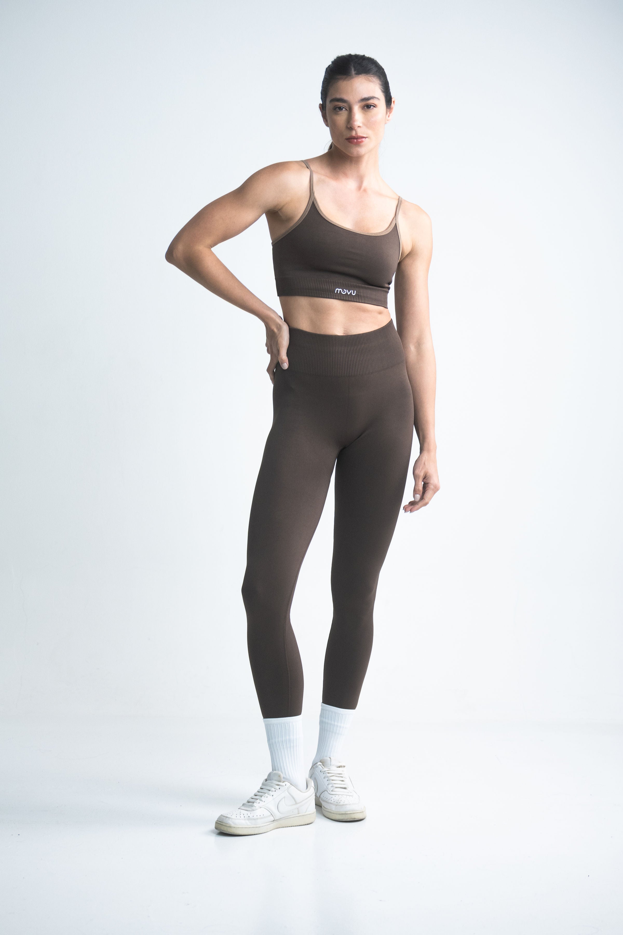 leggins deportivos tiro alto color café