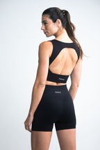 Short deportivo de tiro alto para mujer de tela seamless en color negro