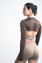 Short deportivo de tiro alto para mujer de tela seamless en color beige