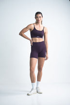 Short deportivo de tiro alto para mujer de tela seamless en color morado