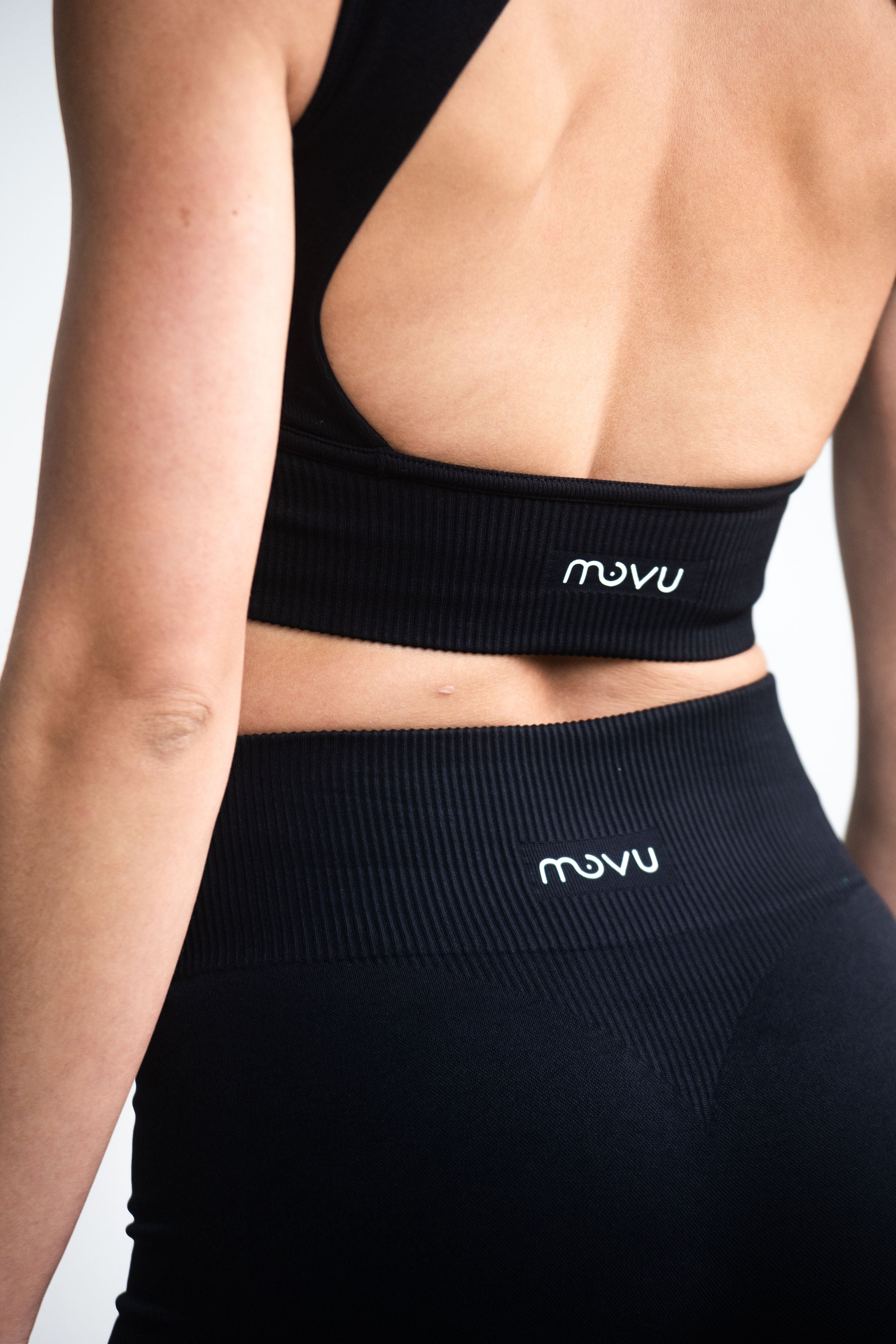 Short deportivo de tiro alto para mujer de tela seamless en color negro