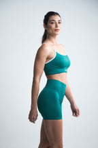 Short deportivo de tiro alto para mujer de tela seamless en color verde